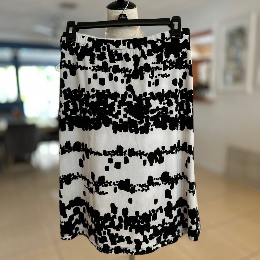 212 Collection Black and White A-Line Knee-Length Skirt
